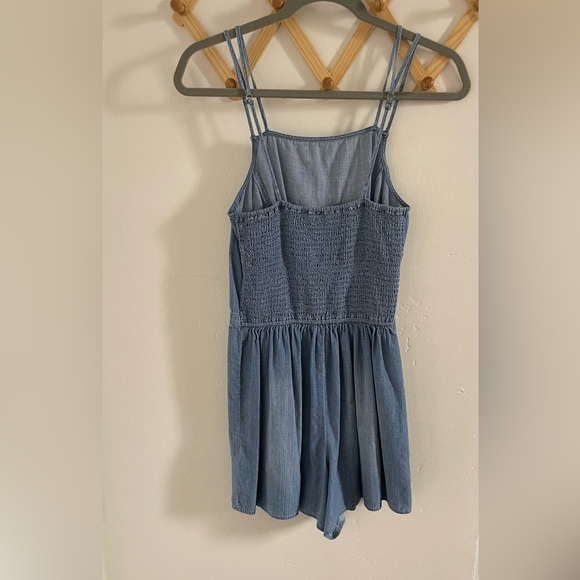Hollister Romper Blue Light Denim Medium Sleeveless - Picture 5 of 8